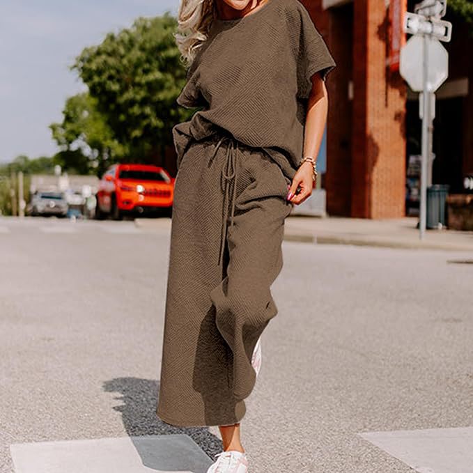 Casual two-piece set in olive green - women's oversized top and wide-leg pants outfit