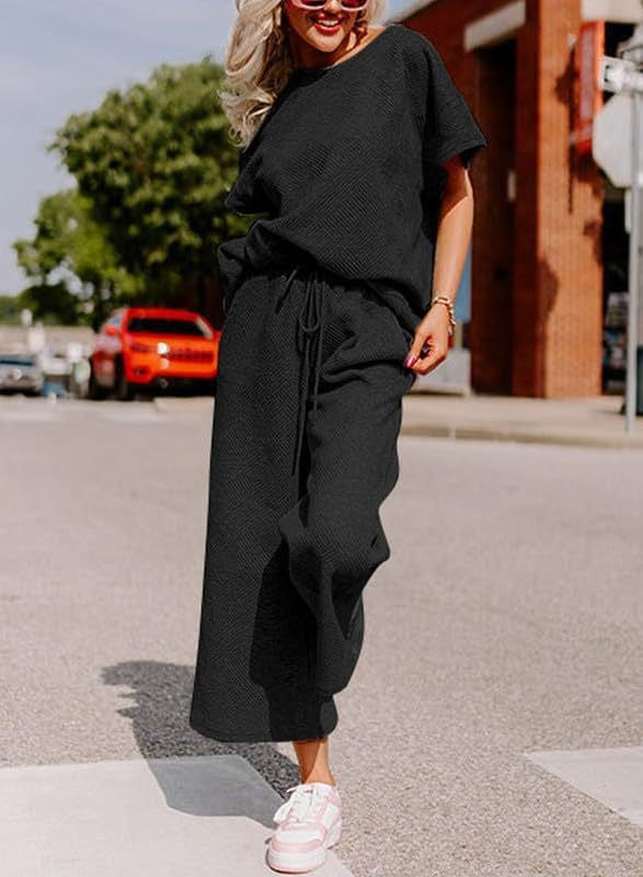 Casual two-piece set in black - women's oversized top and wide-leg pants outfit