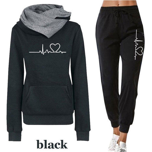 Women's hoodie and pants tracksuit set - black colorway with heartbeat print