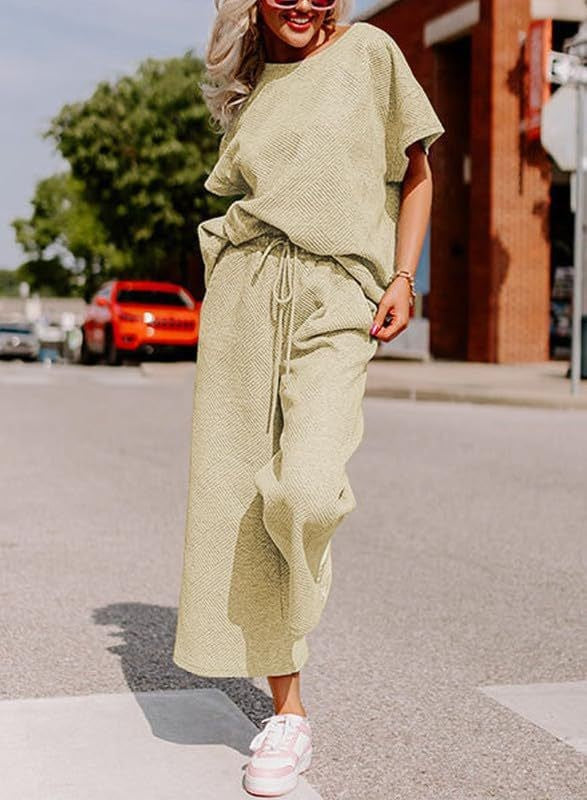 Casual two-piece set in taupe - women's oversized top and wide-leg pants outfit
