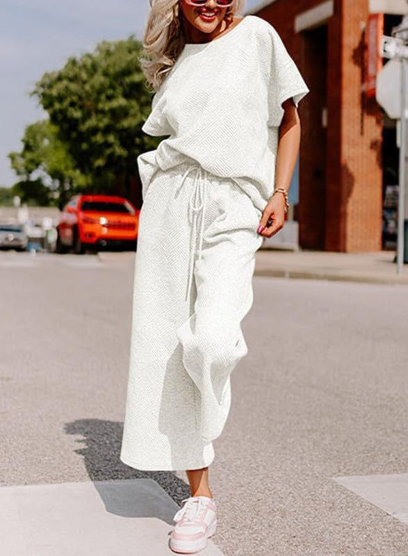 Casual two-piece set in white - women's oversized top and wide-leg pants outfit