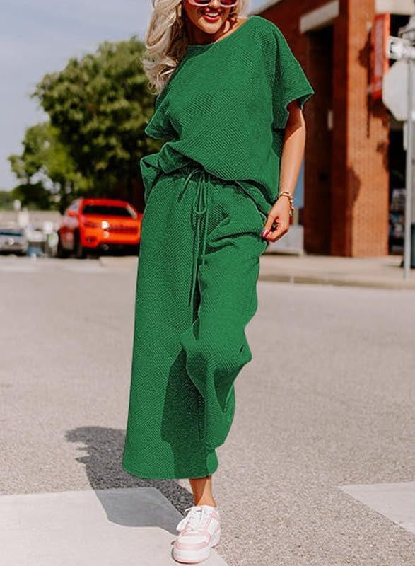 Casual two-piece set in green - women's oversized top and wide-leg pants outfit